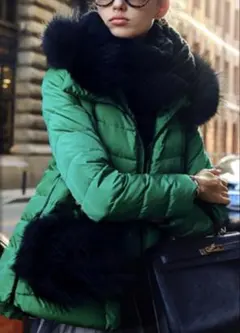 リアルファー緑　グリーンダウンコート