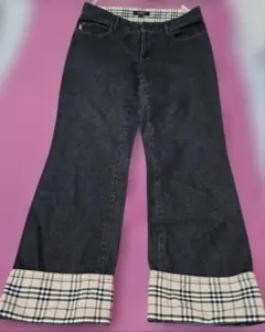 【美品】BURBERRY ストレートデニム 40サイズのサムネイル