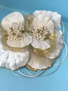 【美品】成人式 前撮り　結婚式　髪飾り　ホワイト　ゴールド　花