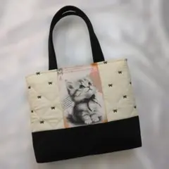 トート　猫(=^_^=)イラストハンドメイドキルティングトートバッグ　パネル生地