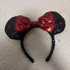 ミニーマウス　カチューシャ 黒と赤　スパンコール