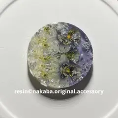 レジンヘアゴム マトリカリア水色系⁎⁺˳✧༚ - メルカリ