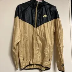 Nike　ナイキ　ナイロンジャケット　パーカー　スウッシュロゴ　Mサイズ　黒/金