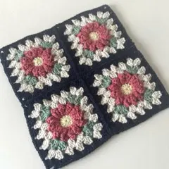 手編みのマルチカバー(小さめ) ぷっくりお花モチーフ