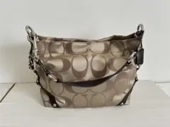 Coach 肩掛けショルダーバッグ　シグネチャー F15250