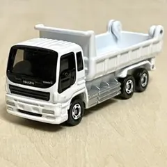 トミカ いすゞギガ ダンプカー ホワイト 白