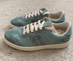 フェラガモ スニーカー