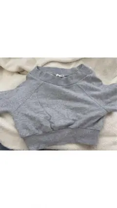 GYDAオフショルトップス