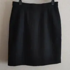 ウール黒膝丈タイトスカート