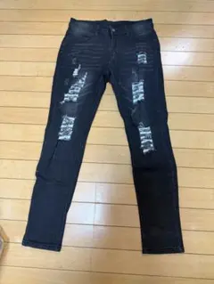 ダメージ加工スリムフィットブラックデニム