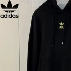 adidas パーカー ブラック ゴールドロゴ