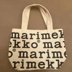 marimekko ロゴプリント トートバッグ