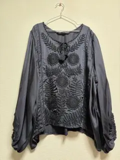 ZARA エンブロイダリーブラウス　S