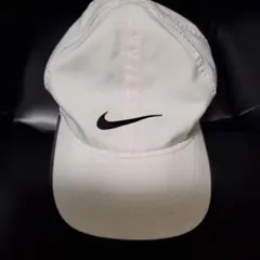 Nike ホワイトキャップ スウッシュロゴ