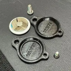 2通りの取り付けができるスノーボード用AirTagアダプター直付けStepOn用