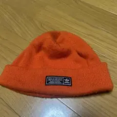 adidas オレンジ ニット帽 スケートボード用