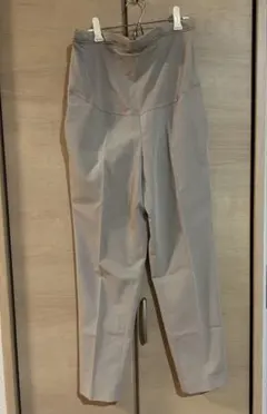 ユニクロ　スマートアンクルマタニティパンツ　ベージュ　M
