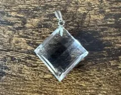 ダイヤモンド型　チャーム　ペンダントトップ　SILVER？