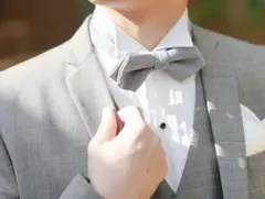 【結婚式や前撮りに】新郎用　蝶ネクタイ・チーフ　グレー