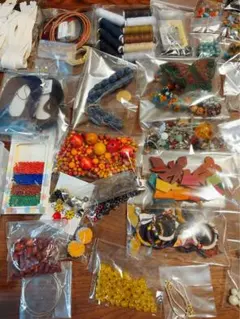 ビーズ・アクセサリー材料セットまとめ売り