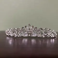 ウェディングティアラ シルバー クリスタル装飾