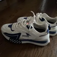 adad ホワイト/ネイビー スニーカー