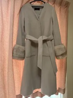 ファー付きピンクグレーロングコート