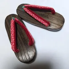 キッズ下駄　赤い花柄鼻緒　新品未使用品