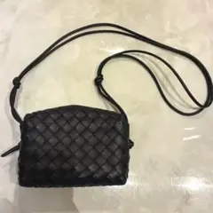 BOTTEGA VENETA ミニループカメラバックショルダーのサムネイル