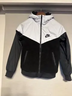 【美品】Nike ナイキ フリースジャケット ホワイト/ブラック　150cm