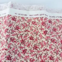 E 105×約70　Quilt Gate 赤い花柄 綿　生地　キルトゲート