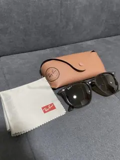 Ray-Ban スクエアサングラス ブラック