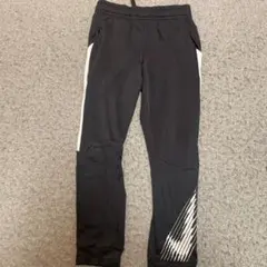 Nike ブラック ロングパンツ 140㌢くらい
