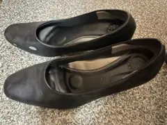 黒 パンプス 中ヒール 合成皮革 24cm