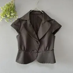 ウィルセレクション［M］美品　高見え艶感　くびれ細見え　ショート丈半袖ジャケット
