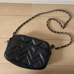 【美品】黒キルティングショルダーバッグ