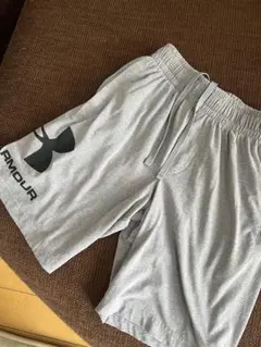 UNDER ARMOUR グレー ハーフパンツ