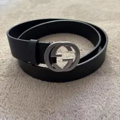 GUCCI ブラックレザー ベルト ダブルGロゴ