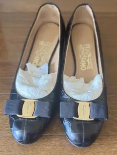 FERRAGAMO サルヴァトーレフェラガモ ヴァラ パンプス 6 1/2