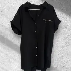レース付き黒シャツ 半袖