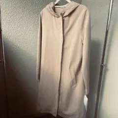 ベージュ フード付き　コート　暴風仕様　防寒着にも　新品タグ付き