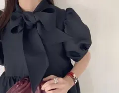 KEINA RITA ネイビー　リボン付きブラウスのサムネイル