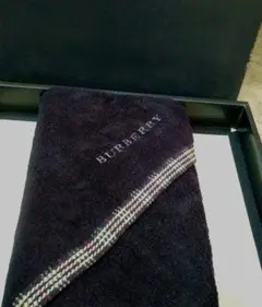 BURBERRY　バスタオル　ネイビー　　バーバリー　送料無料のサムネイル