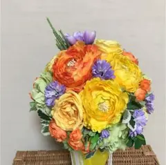 ビタミンカラーのブライダルブーケ     ブートニア付