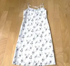 小花柄キャミワンピース ホワイト クロスストラップ M フェミニン i.n.e.