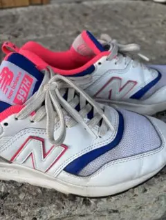 New Balance 997H ホワイト/ピンク/ブルー HL66