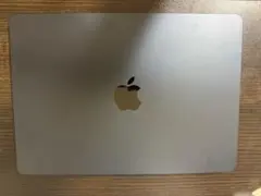 【ほぼ新品】Apple M2 MacBookAir 13インチ 充放電回数1回