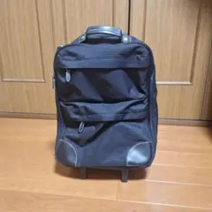 黒いナイロンキャリーケース