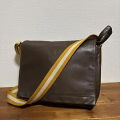 BALLY 本革　A4収納 斜め掛け　バリー　ショルダーバッグ