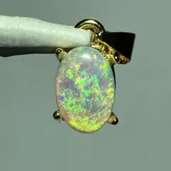 オパールのペンダントトップ260318